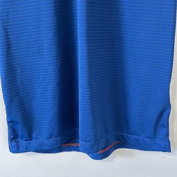 RHONE Mens Sentry Blue Vneck Tshirt Stripe Stretch Short Sleeve Sz M - Picture 4 of 11